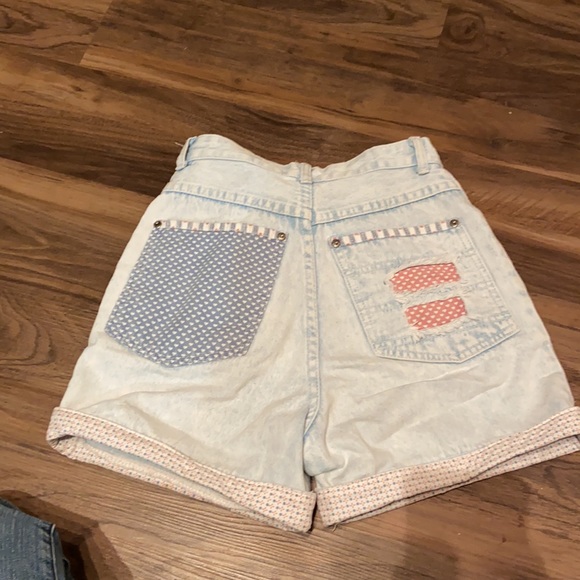 Cute heart pattern shorts (size 4) - Picture 3 of 6